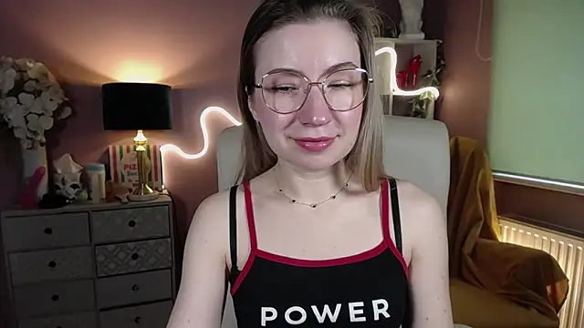 Snapshot of Mia_Tasty chatting on 02.06.25 Mia Tasty online show from 02.06.25