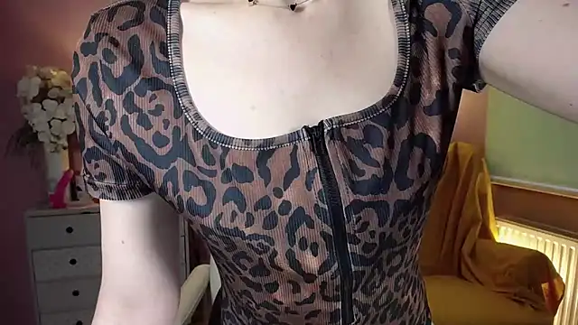 Snapshot of Mia_Tasty chatting on 02.07.25 Mia Tasty online show from 02.07.25