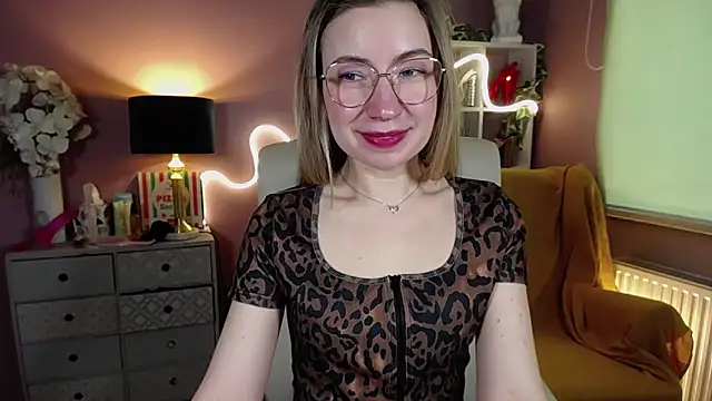 Snapshot of Mia_Tasty chatting on 02.14.25 Mia Tasty online show from 02.14.25