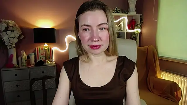 Snapshot of Mia_Tasty chatting on 02.16.25 Mia Tasty online show from 02.16.25