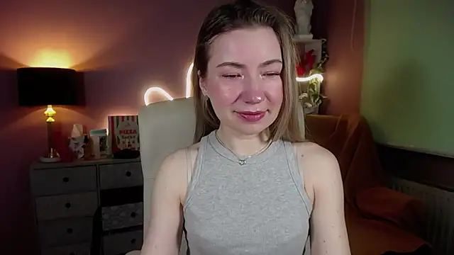 Snapshot of Mia_Tasty chatting on 02.28.25 Mia Tasty online show from 02.28.25