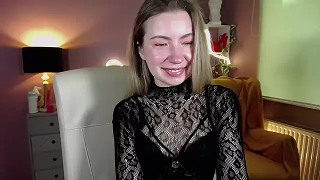 Snapshot of Mia_Tasty chatting on 03.20.25 Mia Tasty online show from 03.20.25