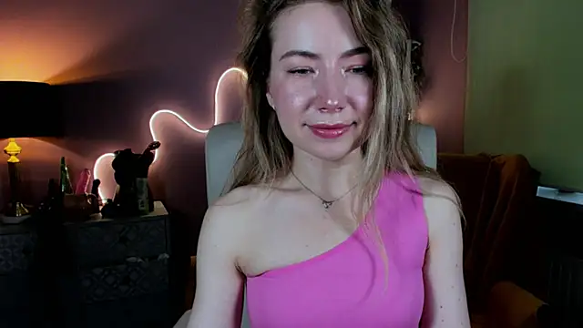 Snapshot of Mia_Tasty chatting on 10.11.25 Mia Tasty online show from 10.11.25