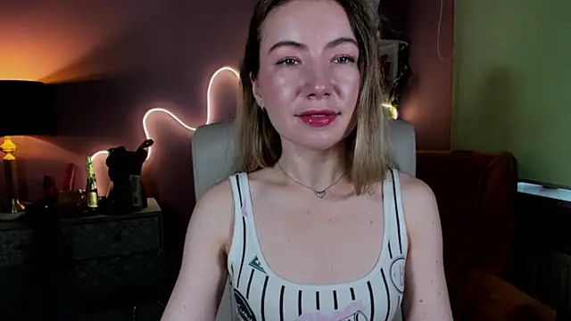 Snapshot of Mia_Tasty chatting on 10.12.25 Mia Tasty online show from 10.12.25