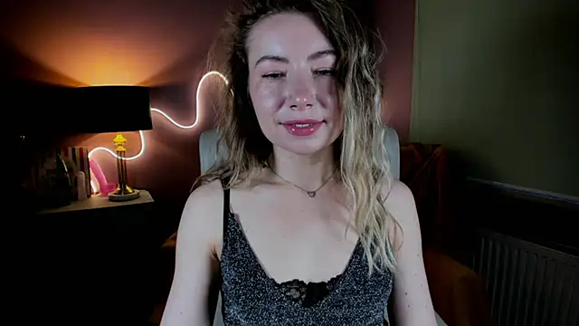 Mia Tasty online show from 12.14.25