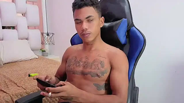 Snapshot of scarce_candy69 chatting on 11.16.25 scarce candy69 online show from 11.16.25