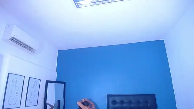 Snapshot of nextdoor_fantasy1 chatting on 10.10.25 nextdoor fantasy1 online show from 10.10.25