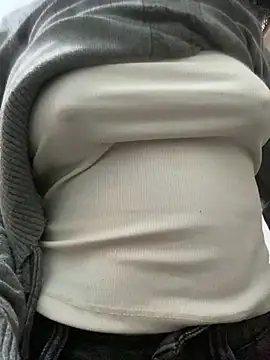 Snapshot of Sofia_xx2 chatting on 12.10.24 Sofia xx2 online show from 12.10.24