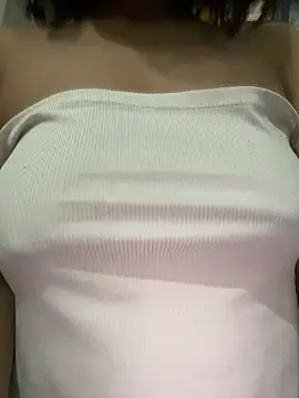 Snapshot of Sofia_xx2 chatting on 12.12.24 Sofia xx2 online show from 12.12.24