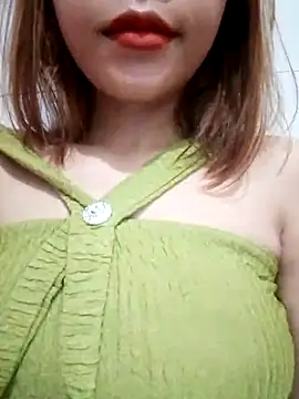 Snapshot of Sofia_xx2 chatting on 01.04.25 Sofia xx2 online show from 01.04.25