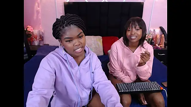 AdelynYasmin online show from 09.30.25