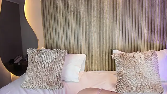 LiaTink online show from 02.19.26