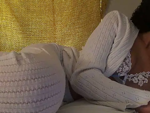 Snapshot of loveofbea chatting on 01.16.25 loveofbea online show from 01.16.25