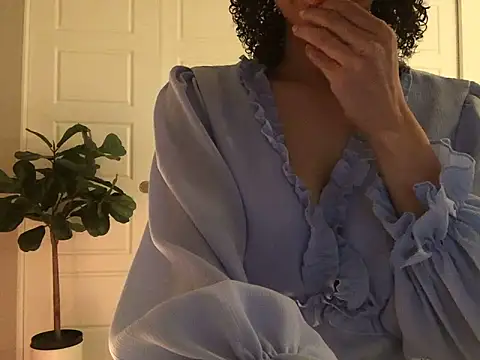 Snapshot of loveofbea chatting on 01.31.25 loveofbea online show from 01.31.25