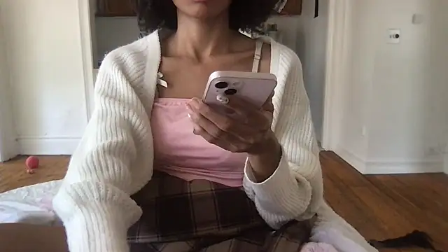 Snapshot of loveofbea chatting on 05.28.26 loveofbea online show from 05.28.26