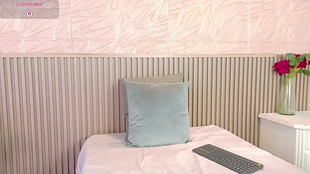 paula  cruzz online show from 10.15.25