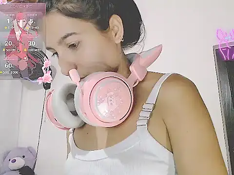 Snapshot of tifany19_ chatting on 10.16.25 tifany19 online show from 10.16.25