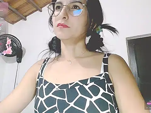 Snapshot of tifany19_ chatting on 11.01.25 tifany19 online show from 11.01.25