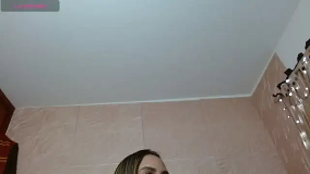 kendallsweet7 online show from 10.28.25