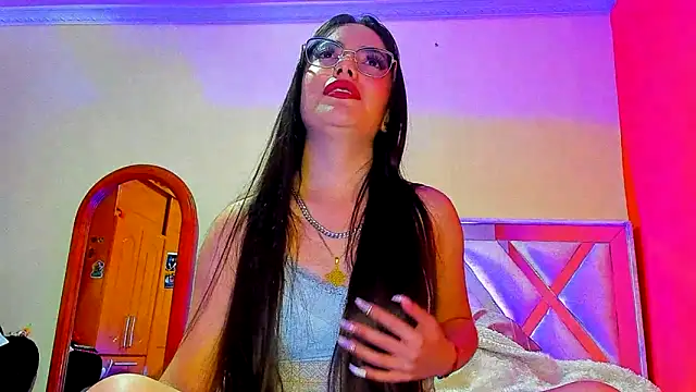 Sophia-Miller online show from 12.05.24
