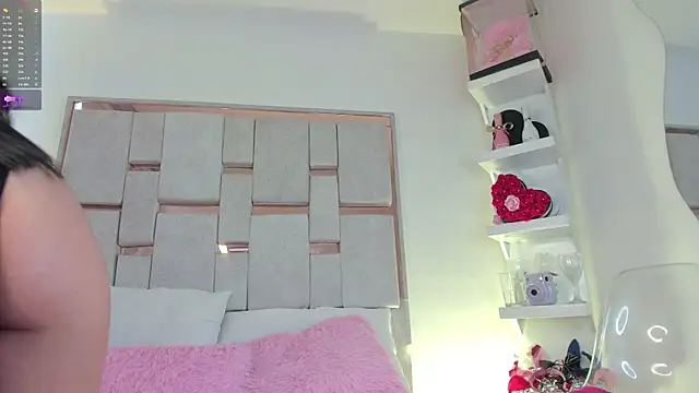 Snapshot of kristel_s chatting on 10.10.25 kristel s online show from 10.10.25