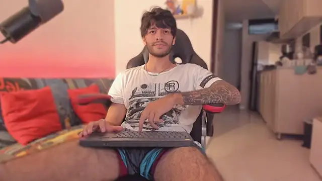 Snapshot of justin_stark7 chatting on 11.15.25 justin stark7 online show from 11.15.25