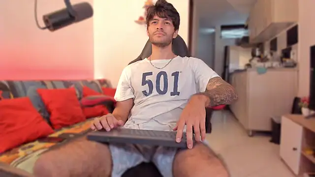 Snapshot of justin_stark7 chatting on 11.24.25 justin stark7 online show from 11.24.25