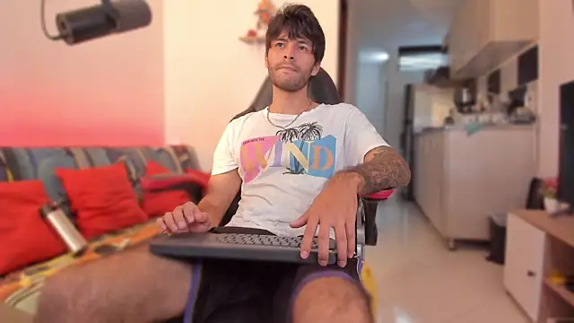 Snapshot of justin_stark7 chatting on 11.25.25 justin stark7 online show from 11.25.25