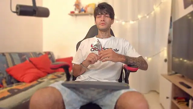 Snapshot of justin_stark7 chatting on 02.12.26 justin stark7 online show from 02.12.26