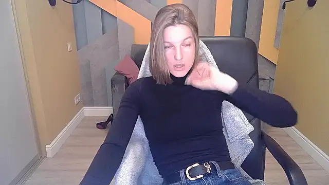 EmilyWalkeri online show from 12.08.24