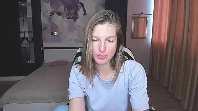 Snapshot of EmilyWalkeri chatting on 10.03.25 EmilyWalkeri online show from 10.03.25