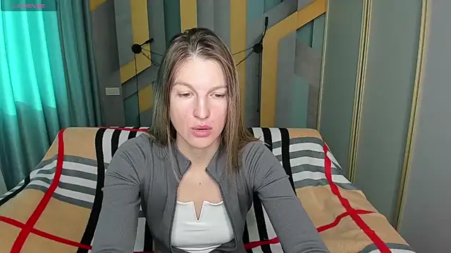 Snapshot of EmilyWalkeri chatting on 10.10.25 EmilyWalkeri online show from 10.10.25