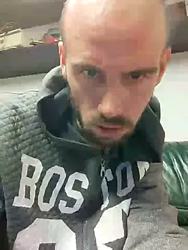 Snapshot of Rejtelmesest chatting on 12.25.24 Rejtelmesest online show from 12.25.24