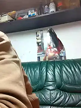 Snapshot of Rejtelmesest chatting on 01.04.25 Rejtelmesest online show from 01.04.25