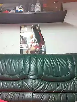 Snapshot of Rejtelmesest chatting on 01.05.25 Rejtelmesest online show from 01.05.25