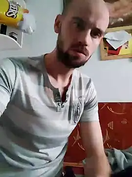 Snapshot of Rejtelmesest chatting on 01.21.25 Rejtelmesest online show from 01.21.25