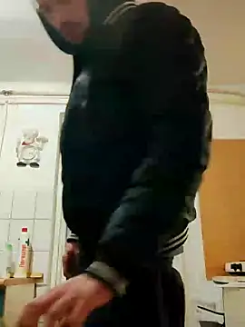 Snapshot of Rejtelmesest chatting on 01.25.25 Rejtelmesest online show from 01.25.25