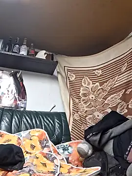 Snapshot of Rejtelmesest chatting on 02.04.25 Rejtelmesest online show from 02.04.25