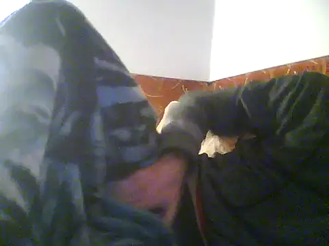 Snapshot of Rejtelmesest chatting on 11.04.25 Rejtelmesest online show from 11.04.25