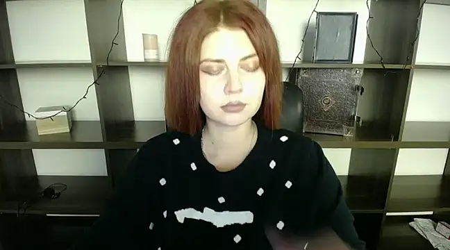 Lizzy Love online show from 12.24.24