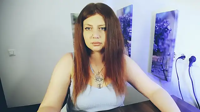 Snapshot of Lizzy_Love chatting on 05.28.26 Lizzy Love online show from 05.28.26