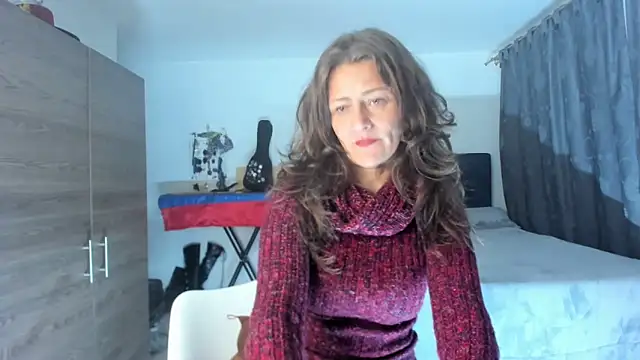 Snapshot of milf_darling chatting on 03.11.26 milf darling online show from 03.11.26