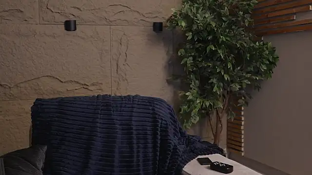 Snapshot of Logan_Varela chatting on 10.04.25 Logan Varela online show from 10.04.25