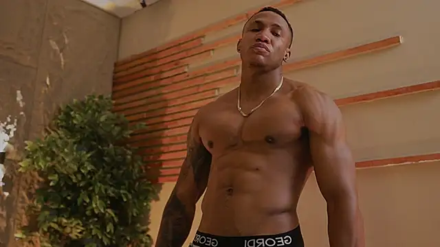 Snapshot of Logan_Varela chatting on 10.26.25 Logan Varela online show from 10.26.25