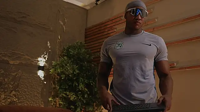 Snapshot of Logan_Varela chatting on 10.31.25 Logan Varela online show from 10.31.25