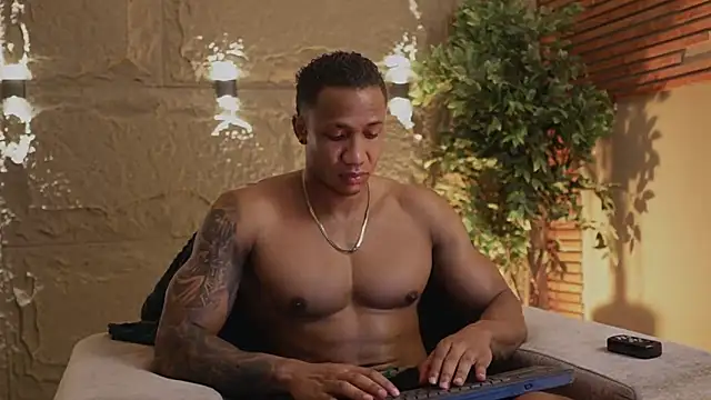 Logan Varela online show from 11.18.25