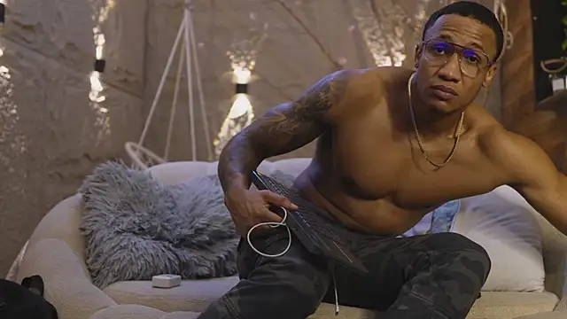 Logan Varela online show from 03.27.26