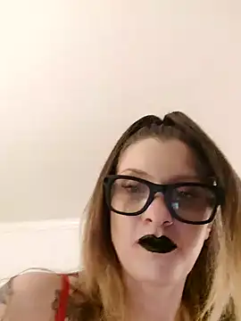 Snapshot of amorebunny chatting on 11.14.25 amorebunny online show from 11.14.25