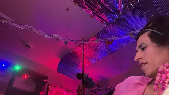 gurlnips online show from 02.02.25