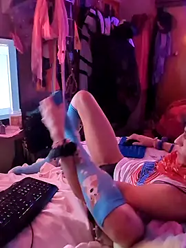 gurlnips online show from 02.03.25